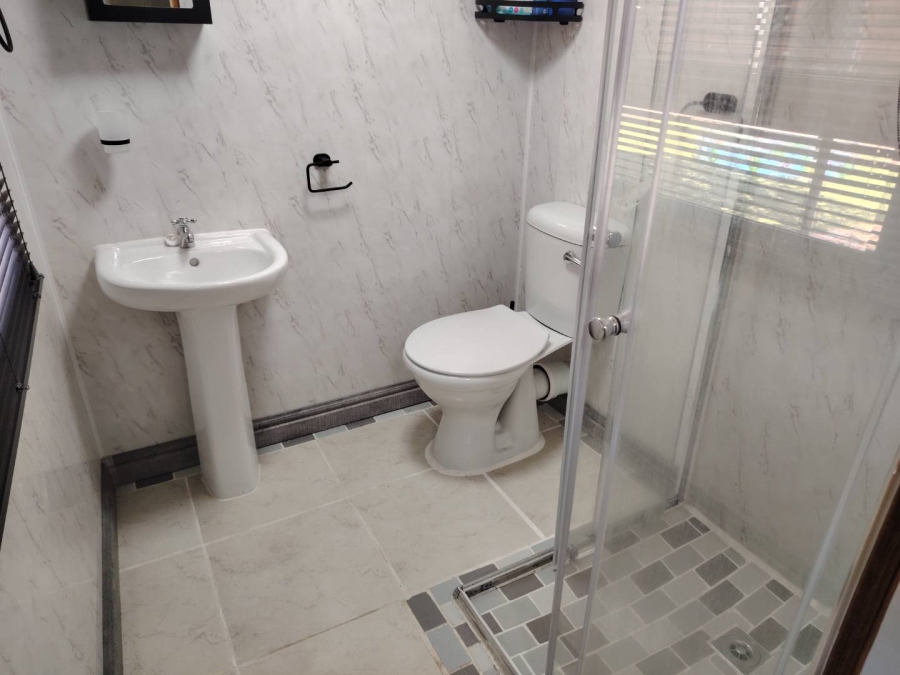 To Let 1 Bedroom Property for Rent in Chrismar Western Cape